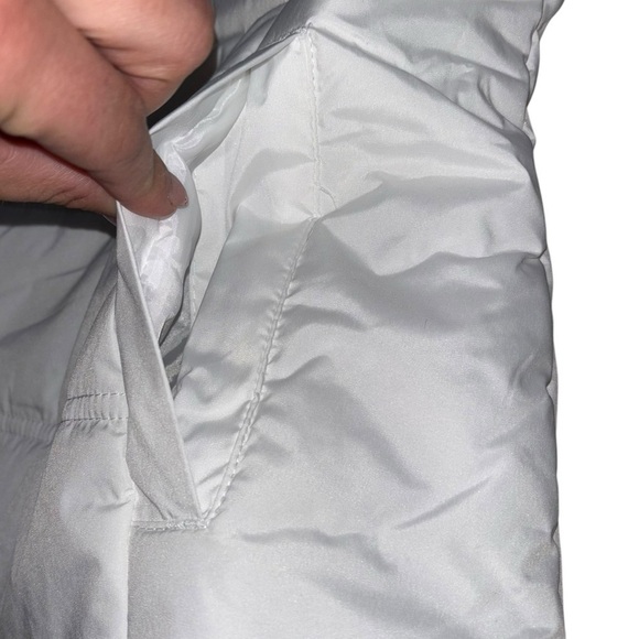 Titans Tennessee NFL White Navy Puffer Vest Women’s XL Football Sports Athlete - Picture 9 of 16